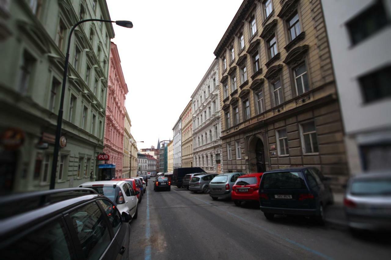 Hálkova 5 *